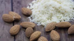 アーモンドプードルとは？特徴・使い方・種類をわかりやすく解説 | クラシル