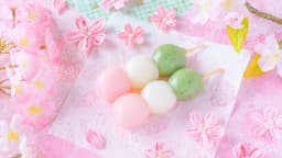 「三色団子の色」に込められた意味って知ってる？歴史や簡単レシピも解説🌸 | クラシル