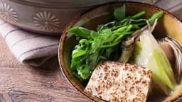 春の七草の一つ「せり」とはどんな野菜？特徴や旬、おいしい食べ方と保存まで解説 | クラシル