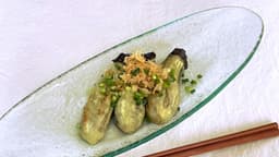 気持ちいいほどツルンっとむける！“焼きナス”の皮を剥く裏技に「目からウロコ！」 | クラシル